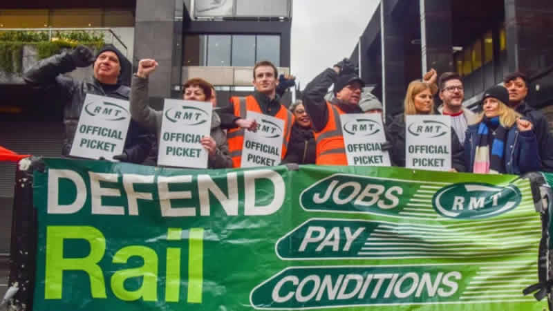İngiltere’de demir yolu çalışanları maaş artışında anlaştı