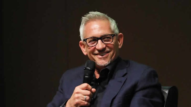 İngiltere’nin göç politikasını eleştiren BBC sunucusu Lineker görevden alındı