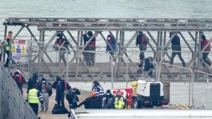 İngiltere’nin mülteci planı uluslararası hukukun sınırlarını zorluyor