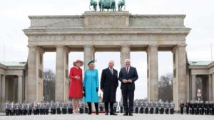 Kral 3. Charles Almanya ile yeni bir sayfa açıyor