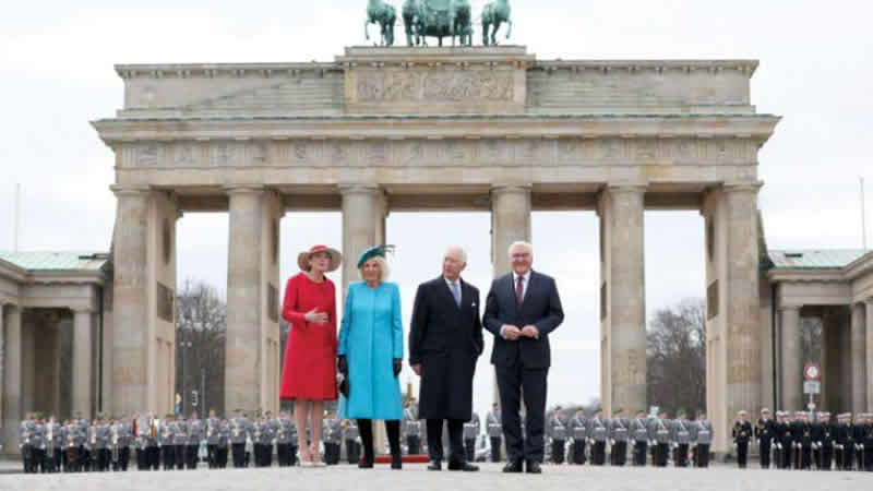 Kral 3. Charles Almanya ile yeni bir sayfa açıyor