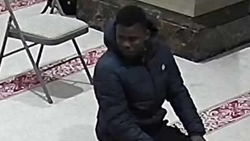 Londra polisi caminin önünde 82 yaşındaki adamı ateşe veren zanlıyı arıyor