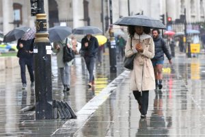 Mart ayında yağışlar perakende satışları olumsuz etkiledi