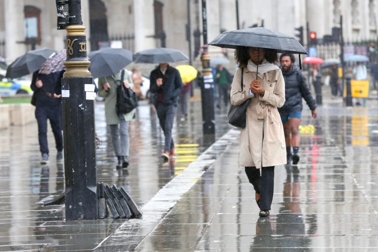Mart ayında yağışlar perakende satışları olumsuz etkiledi