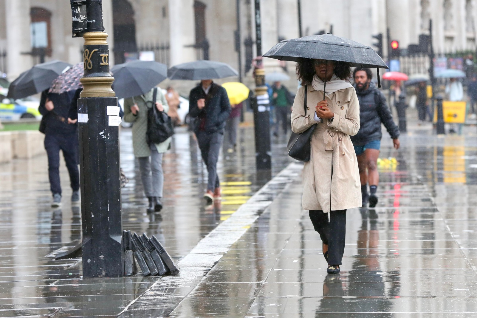 Mart ayında yağışlar perakende satışları olumsuz etkiledi