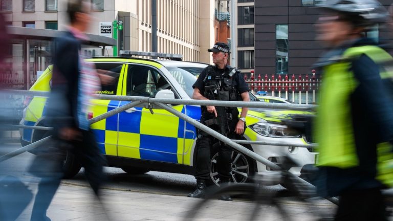 Londra’daki soygunlarda kurbanların yüzlerine ASİT püskürtüldü!