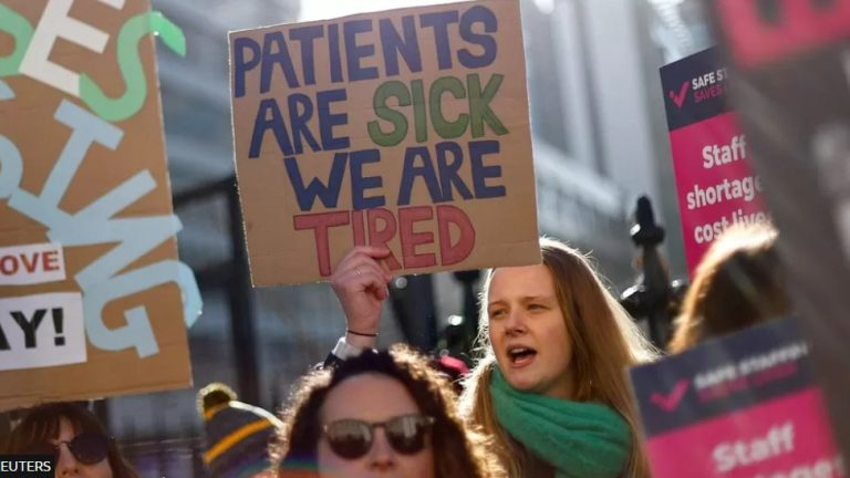 İngiltere Sağlık Bakanı, hemşire grevleri için yasal işlem başlattı