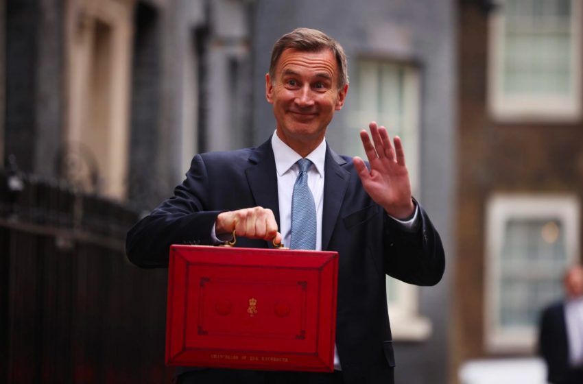  İngiltere’de çalışanlar, 30 yılın en büyük gelir vergisi artışıyla karşı karşıya