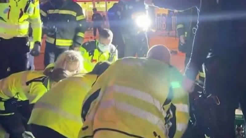 Garsonun yaktığı maytap sonucu iki kişi öldü