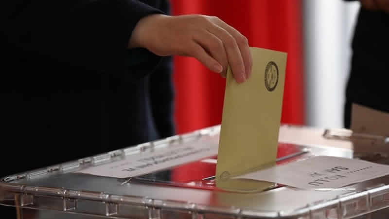 İngiltere ve İskoçyada Türkiye’deki seçimler için oy verme işlemi başladı