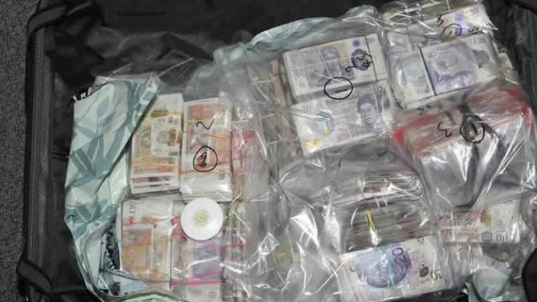 İngiltere’de kara para aklayan suç örgütü çökertildi