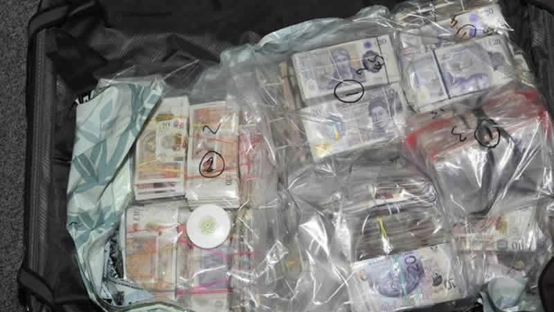 İngiltere’de kara para aklayan suç örgütü çökertildi