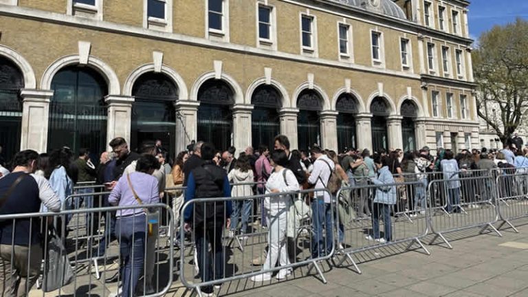 İngiltere’deki Türk seçmenlerden seçime yoğun ilgi