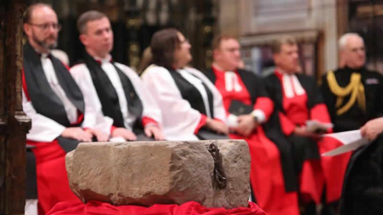 İskoçların efsanevi ‘Kader Taşı’ Kral Charles için Londra’da