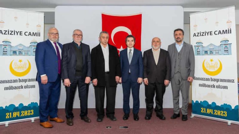 Londra Büyükelçisi Ertaş, vatandaşlarla bayramlaştı