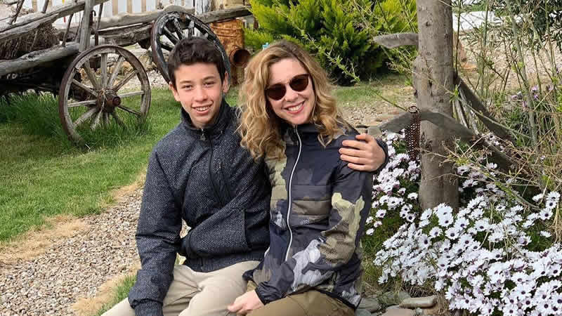 Oyuncu İnci Türkay, Londra’da okul açtı