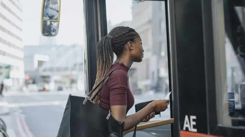 2 sterlinlik otobüs ücreti sınırı Ekim ayının sonuna kadar uzatıldı