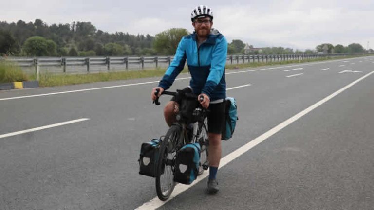 Bisikletiyle dünya turuna çıkan İngiliz, Türk misafirperverliğine hayran kaldı