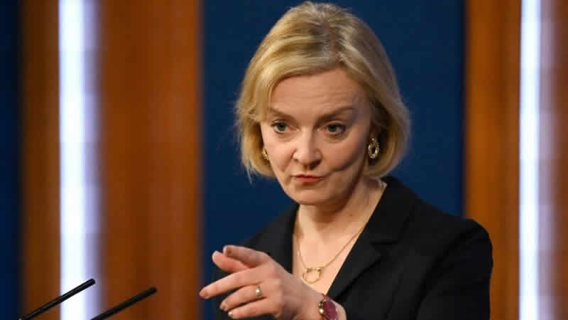 Eski İngiltere Başbakanı Liz Truss’a bornoz ve parti faturası