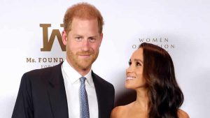 Harry ve Meghan’ın aracı paparazziler tarafından kaza yaşanacak şekilde takip edildi