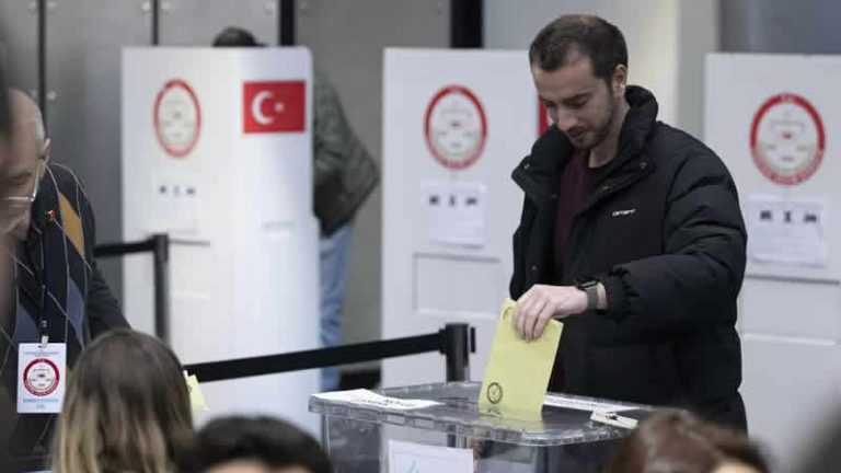 İngiltere’de 2. tur için oylar 20-24 Mayıs arasında kullanılacak