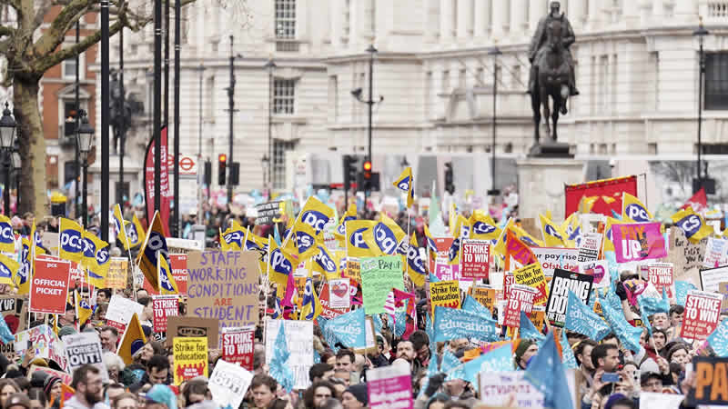 İngiltere’de grevler nedeniyle martta 556 bin iş günü kaybı yaşandı