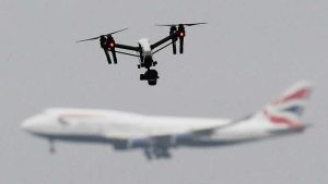 Londra Gatwick Havalimanı’na drone alarmı!