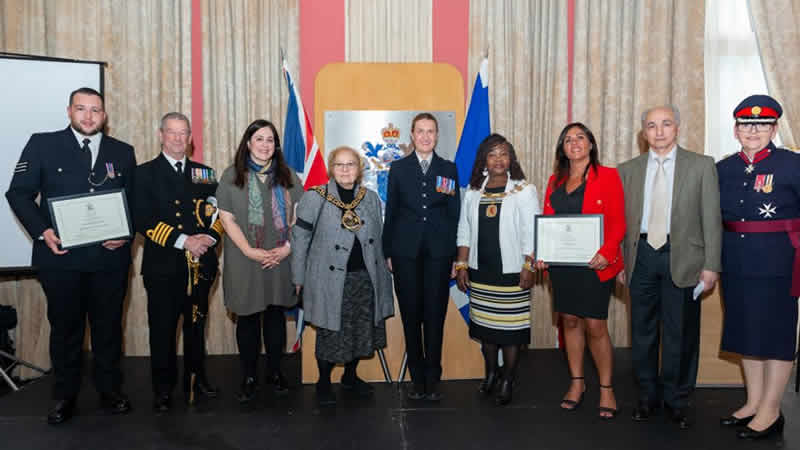 Londra’da 5 Türk polis takdir ile ödüllendirildi