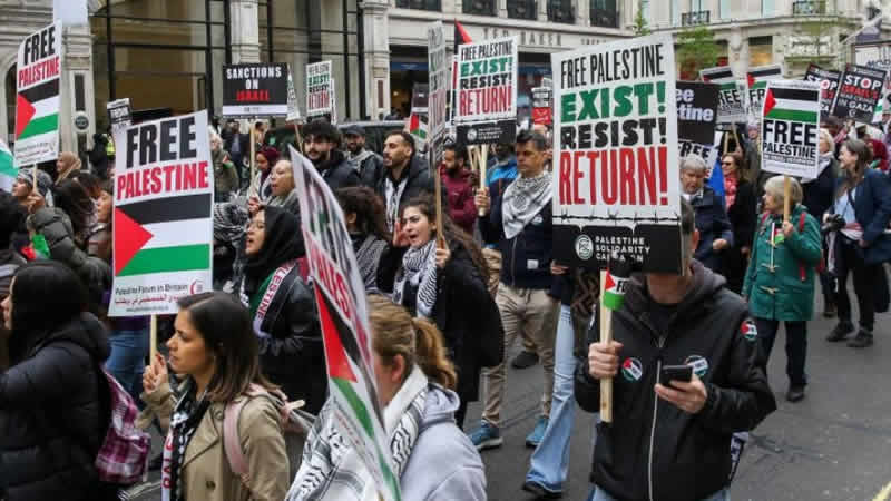 Londra’da İsrail karşıtı yürüyüş