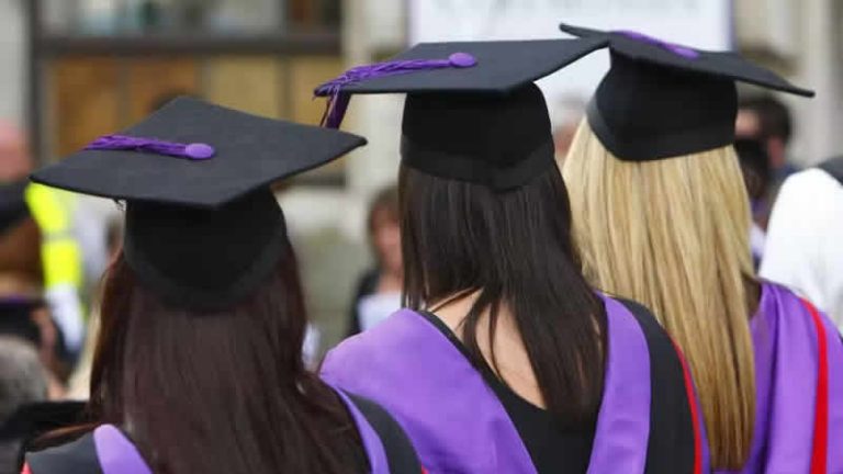 Yabancı öğrenciler Ocak 2024 itibarıyla ailelerini İngiltere’ye getiremeyecek