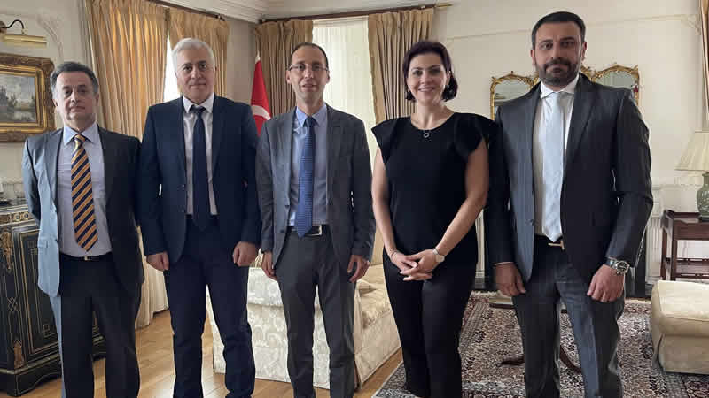 ATMB heyeti, Londra Başkonsolosu Bekir Utku Atahan ile bir araya geldi