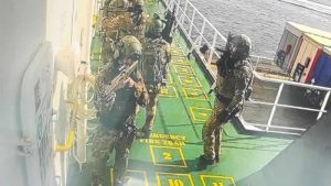 Alıkoyulan Türk gemisi İtalyan özel kuvvetlerin operasyonuyla kurtarıldı