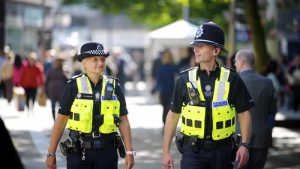 Birleşik Krallık’ta halkın yaklaşık yarısı polise güven duymuyor