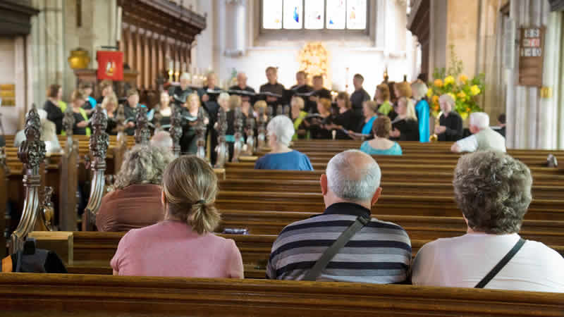 İngiltere’de din adamları ilk kez zam istedi