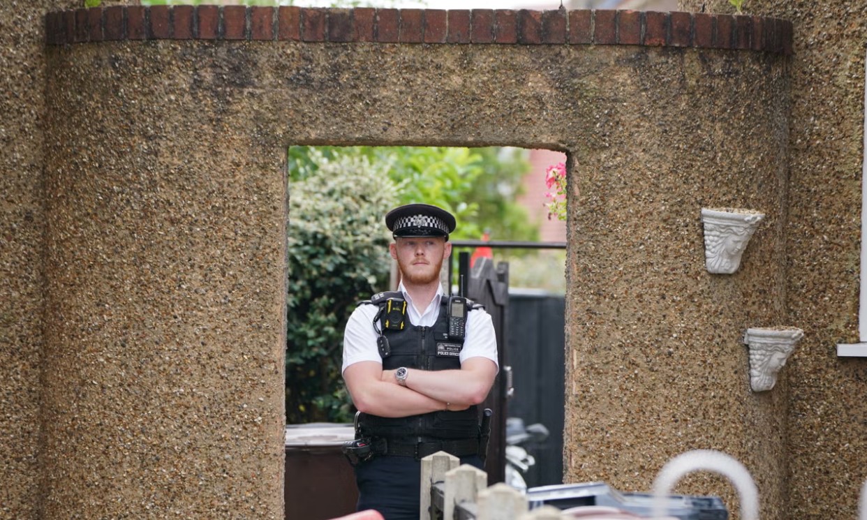 Londra’da bir dairede ikisi çocuk 4 kişi ölü bulundu