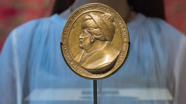 Londra’daki Fatih Sultan Mehmet madalyonu artık Türkiye’de