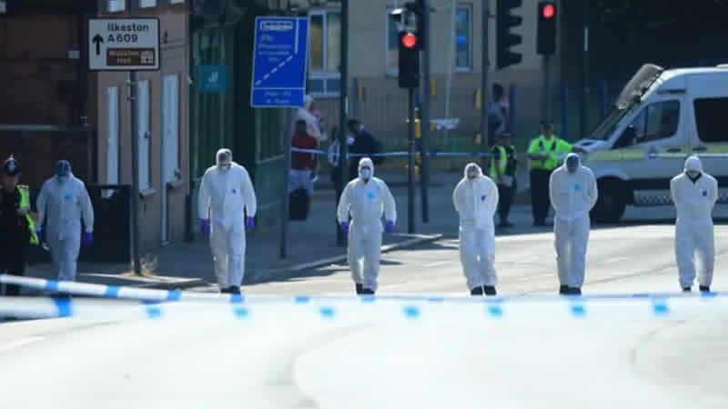 Nottingham’da 3 kişi sokakta ölü bulundu