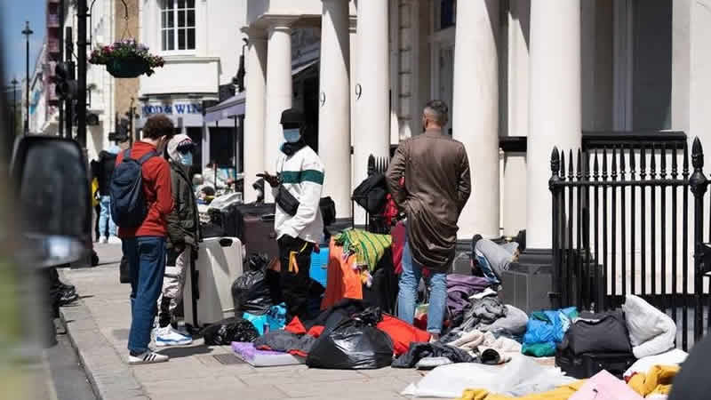 Sığınmacılar Londra’da insanlık dışı barınma koşullarını protesto ettiler