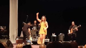 Ziynet Sali Londra’daki festivalde hayranlarının karşısına çıktı