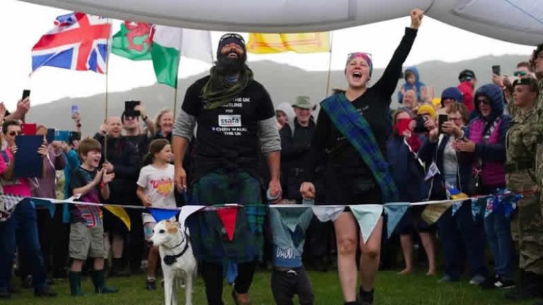 Eski paraşütçü, Birleşik Krallık’ta altı yıllık yürüyüşünü tamamladı