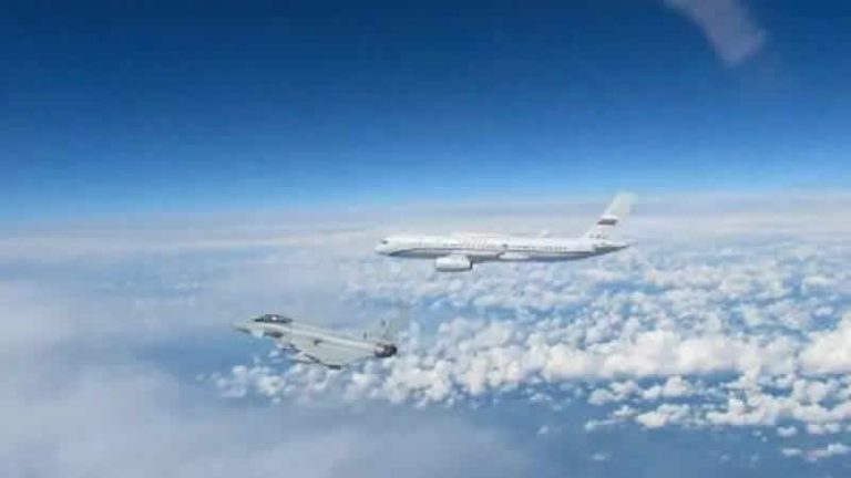 İngiliz savaş uçaklarından Rus uçaklarına engelleme