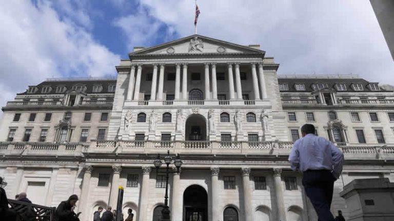 İngiltere Merkez Bankası Başkanı yüksek enflasyonun suçunu perakendecilere attı