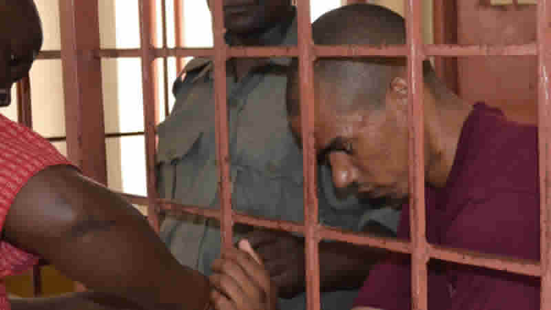 Kenya, bomba yapım malzemeleriyle yakalanan İngiltere vatandaşını iade edecek