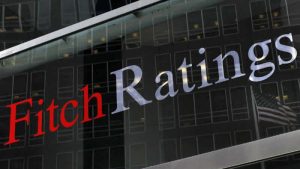 Fitch: Yapışkan enflasyon İngiltere’de faiz oranlarını etkiliyor