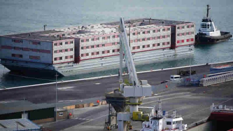 Göçmen gemisi Bibby Stockholm’e yeni engel