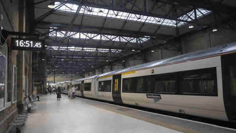 İngiltere’de demir yolu çalışanlarının grevi sürüyor