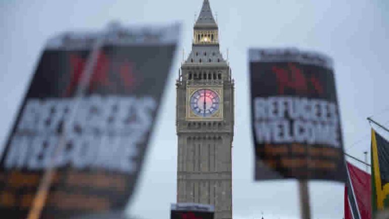 Binlerce sığınmacı başvuru sonucunu bekliyor