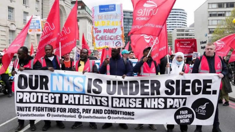 İngiltere’de kıdemli doktorlar 3 gün greve gidecek