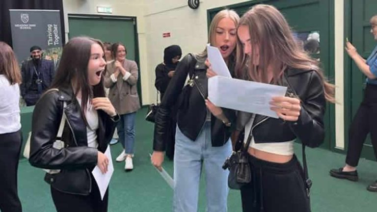 GCSE sonuçlarının Kovid öncesi seviyelere yakın olması bekleniyor