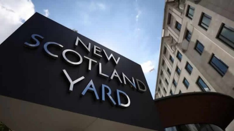 Met polis memuru çıplak WhatsApp mesajı yüzünden kovuldu